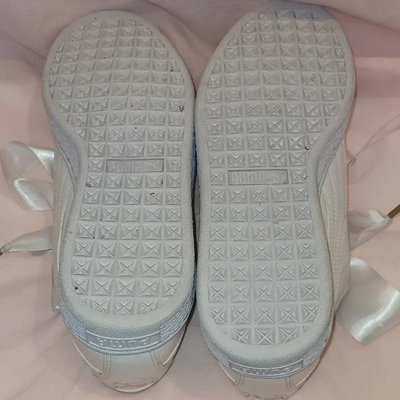 PUMA Basket Heart Patent White Woman's Sneakers Satin Ribbon Laces‎ Size 7.5 US - Picture 8 of 16
